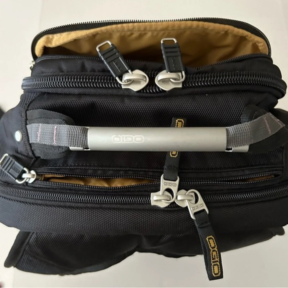 Ogio Durable Padded Breathable Black Axle Travel Laptop iPad Backpack Carrier